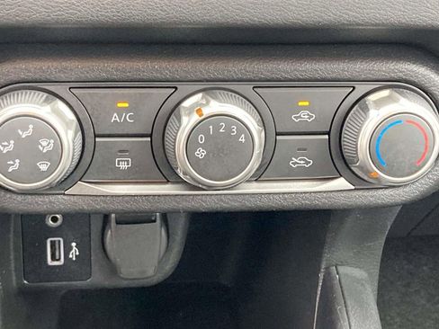 Used 2025 Nissan Versa S w/ Trunk Package image 23