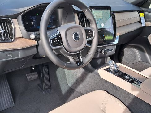 New 2026 Volvo XC90 B6 Plus image 5