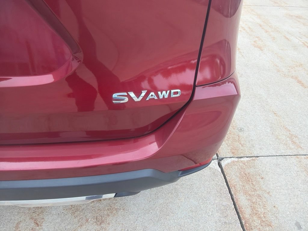 Used 2018 Nissan Rogue S AWD/4WD image 12