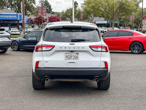 Used 2022 Ford Escape SE w/ SE Sport Appearance Package FWD image 3