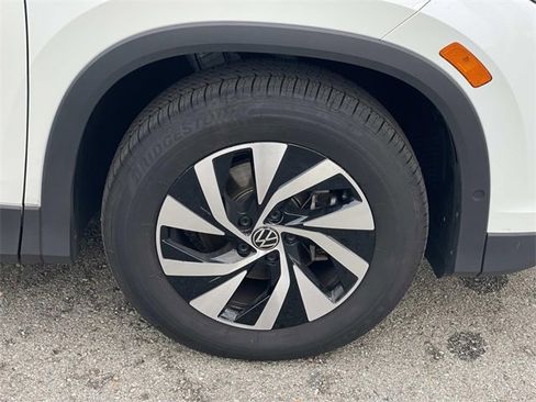 Used 2025 Volkswagen Tiguan S image 30