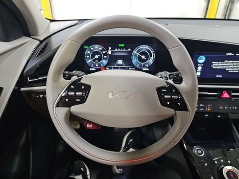 Used 2023 Kia Niro Wind w/ Wind Preserve Package FWD image 10