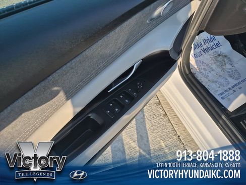 Used 2024 Hyundai Elantra Limited FWD image 11