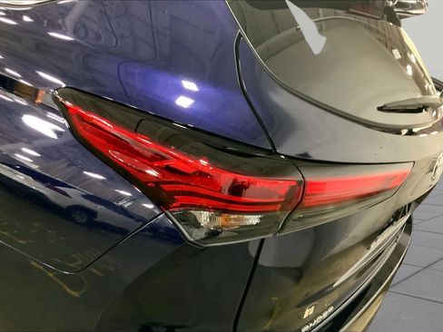 Used 2022 Toyota Highlander Limited AWD/4WD image 29