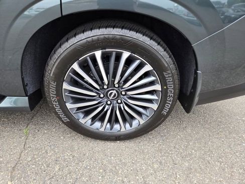 New 2025 Nissan Armada Platinum Reserve image 11