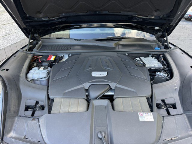 Used 2020 Porsche Cayenne AWD/4WD image 5