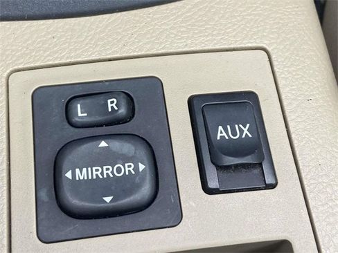 Used 2011 Toyota RAV4 4WD w/ Base L4 Extra Value Pkg image 26