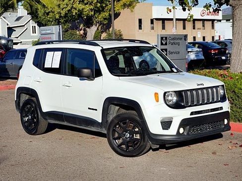 Certified 2022 Jeep Renegade Latitude image 3