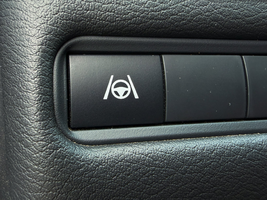 Used 2025 Nissan Armada SV AWD/4WD image 17