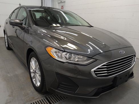 Used 2019 Ford Fusion SE image 13