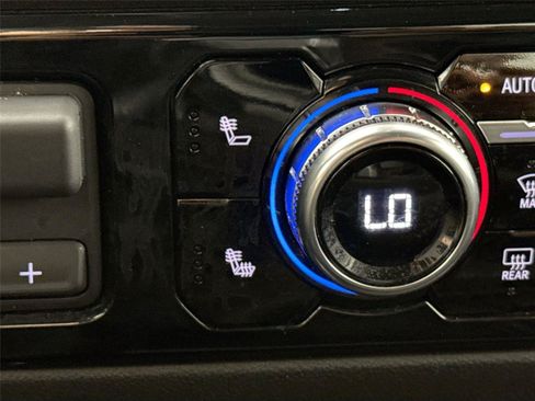 Used 2025 GMC Sierra 1500 SLT AWD/4WD image 8