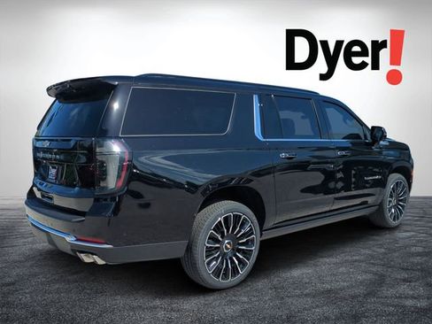 New 2026 Chevrolet Suburban High Country AWD/4WD image 3