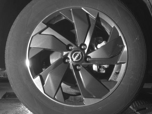 Used 2025 Nissan Rogue SV AWD/4WD image 13
