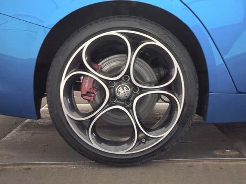 Used 2024 Alfa Romeo Giulia Veloce image 19