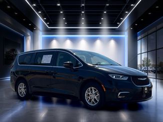 Used 2024 Chrysler Pacifica Touring-L FWD video 2