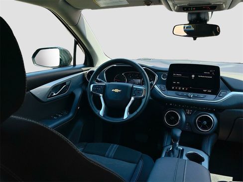 Used 2025 Chevrolet Blazer LT image 21