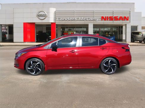 New 2025 Nissan Versa SR w/ Trunk Package image 6