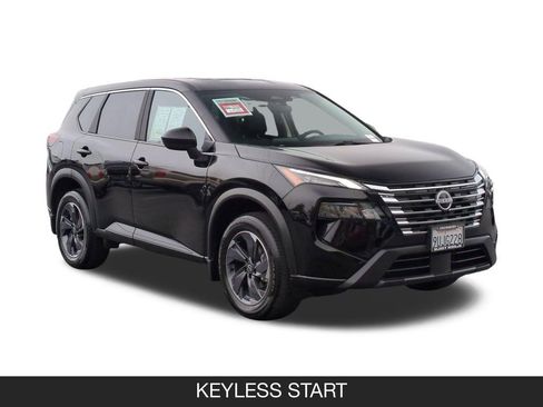 Used 2026 Nissan Rogue SV FWD image 2