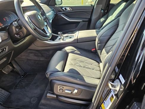 Used 2023 BMW X5 xDrive40i w/ Premium Package image 16