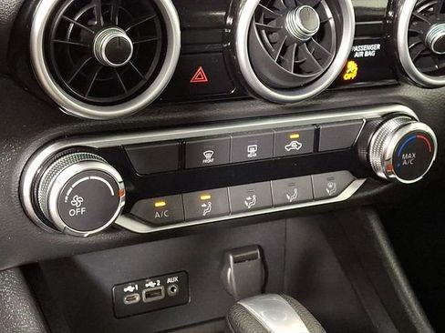 Used 2023 Nissan Sentra SV FWD image 17