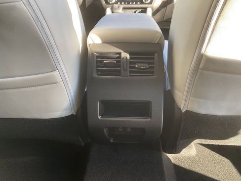 New 2026 Mitsubishi Outlander SE image 27