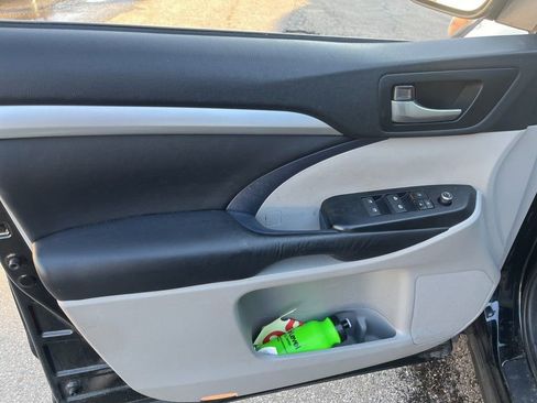 Used 2015 Toyota Highlander XLE image 8