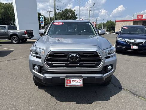 Used 2018 Toyota Tacoma SR5 AWD/4WD image 2