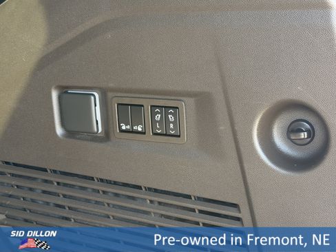 Used 2022 GMC Yukon Denali w/ Advanced Technology Package image 6