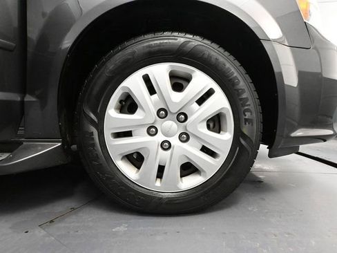 Used 2017 Dodge Grand Caravan SE w/ Power Window Group image 18