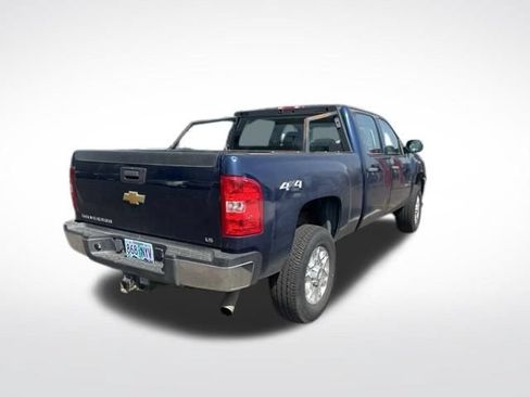 Used 2013 Chevrolet Silverado 2500 W/T AWD/4WD image 2