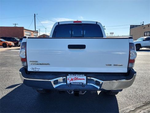 Used 2010 Toyota Tacoma Base 4D Double Cab image 4