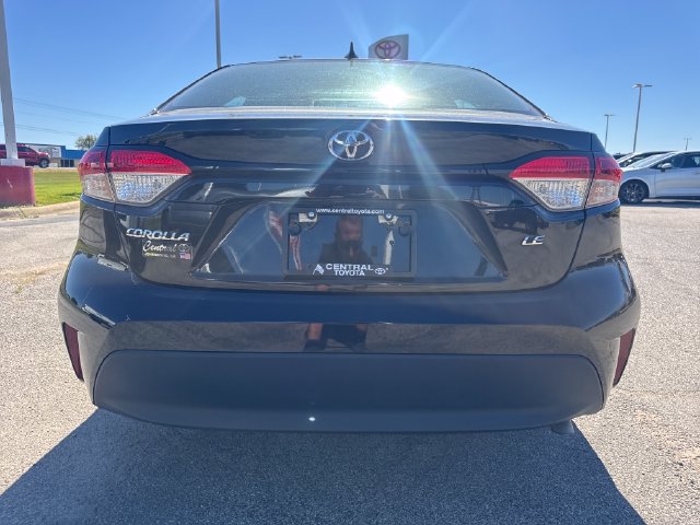 Used 2025 Toyota Corolla LE FWD image 5