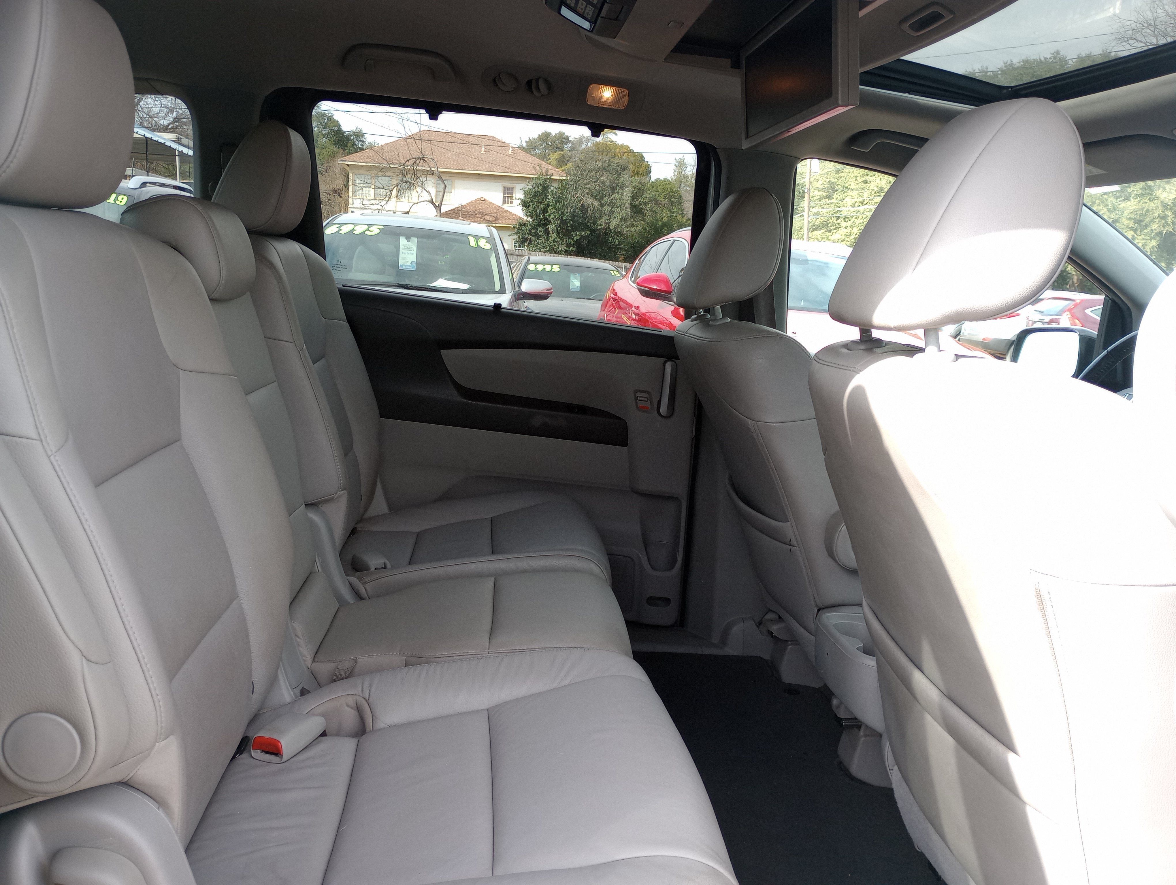 Used 2013 Honda Odyssey Touring image 16