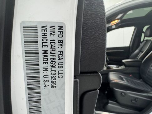 Used 2020 Jeep Grand Cherokee Limited X image 32