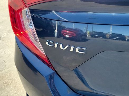 Used 2018 Honda Civic EX image 19