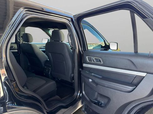 Used 2017 Ford Explorer XLT AWD/4WD image 18