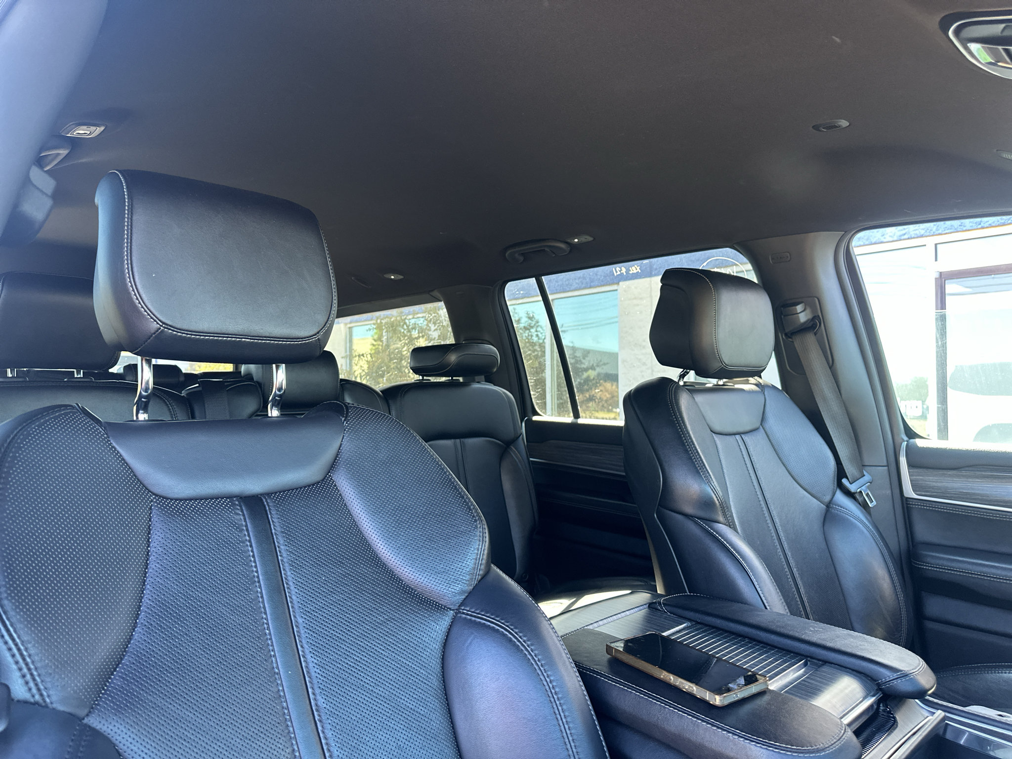 Used 2024 Jeep Wagoneer Series II w/ Flexible Seating Group RWD image 12