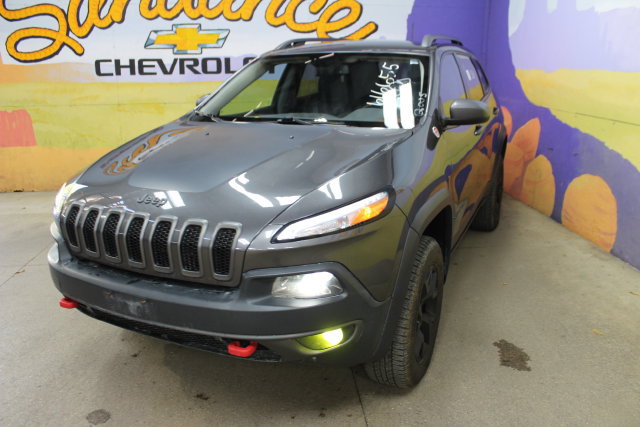 Used 2018 Jeep Cherokee Trailhawk w/ Comfort & Convenience Group AWD/4WD image 4