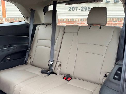 Used 2020 Honda Pilot Touring image 12