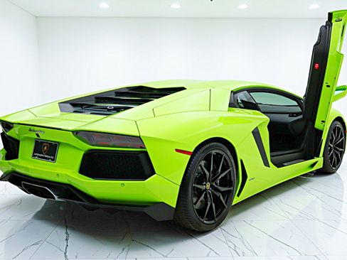 Used 2016 Lamborghini Aventador LP 700-4 image 18