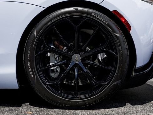 Used 2025 McLaren Artura Spider image 13