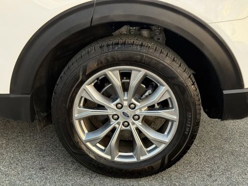 Used 2020 Ford Explorer XLT w/ Equipment Group 202A image 26