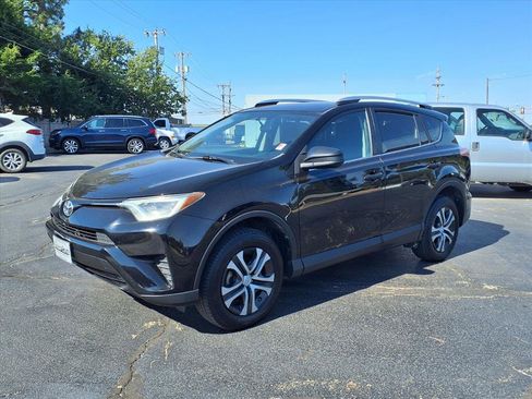 Used 2016 Toyota RAV4 LE image 6