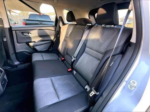 Certified 2024 Nissan Rogue SV image 18