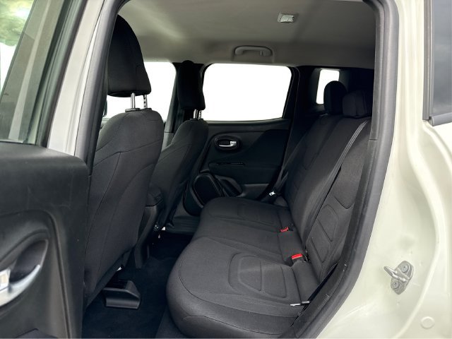 Used 2021 Jeep Renegade Latitude AWD/4WD image 11