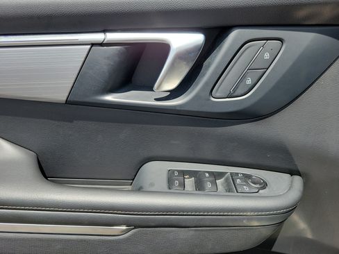 Used 2025 Buick Enclave Preferred FWD image 7