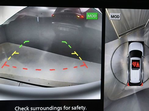 Certified 2025 Nissan Pathfinder Platinum w/ Cargo Package FWD image 18