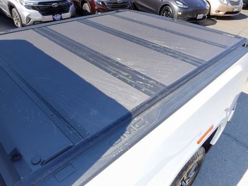 Used 2022 GMC Sierra 2500 AT4 w/ AT4 Premium Plus Package AWD/4WD image 11