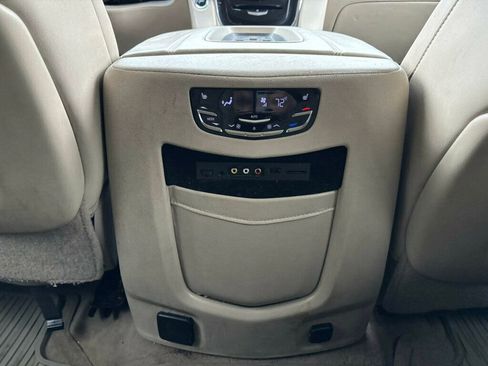 Used 2016 Cadillac Escalade Luxury image 22