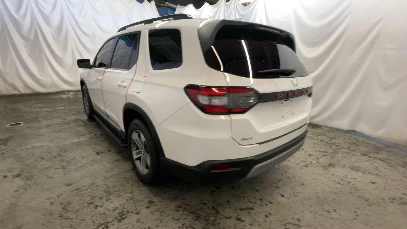 Certified 2024 Honda Pilot EX-L image 9